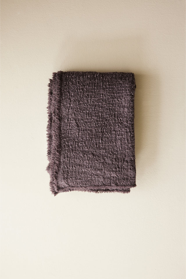 wooly blanket - plum